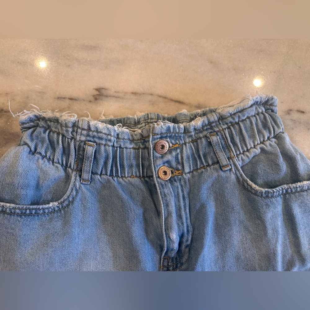 EUC Zara Size 8 Denim Blue‎ Women's Frayed Shorts Paperbag Waist Style - Picture 5 of 9